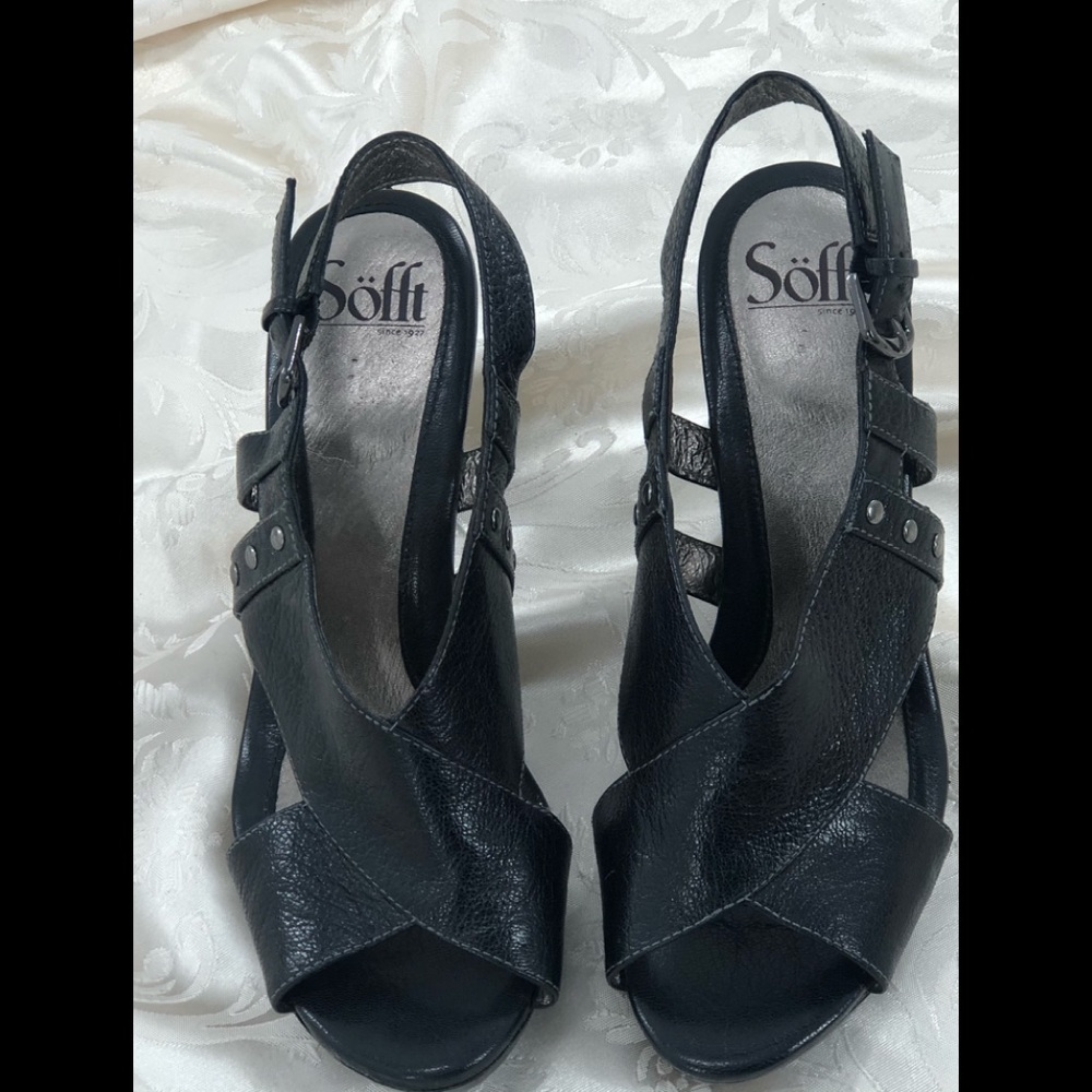 Black open toe sandals sz 8